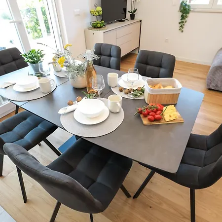 Modern 2-bedroom Near Old Town With Free Parking