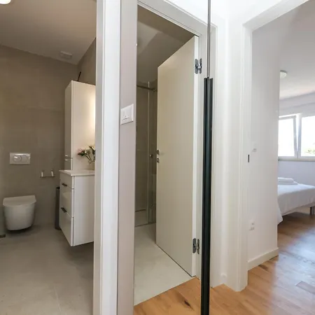 Modern 2-bedroom Near Old Town With Free Parking Appartement