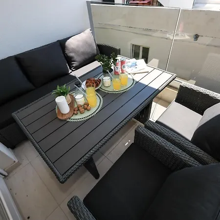 Modern 2-bedroom Near Old Town With Free Parking Zadar