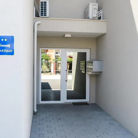 Modern 2-bedroom Near Old Town With Free Parking Appartement *