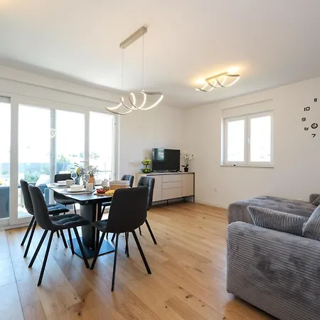Modern 2-bedroom Near Old Town With Free Parking Apartment Zadar