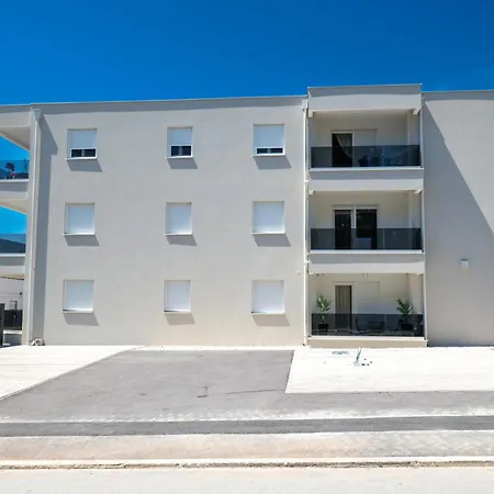 Appartement Modern 2-bedroom Near Old Town With Free Parking Zadar
